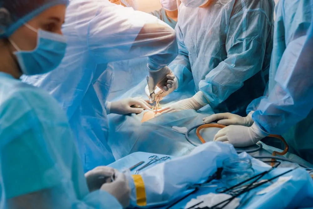 Cirugía de hernia abdominal abierta o laparoscópica en Puebla